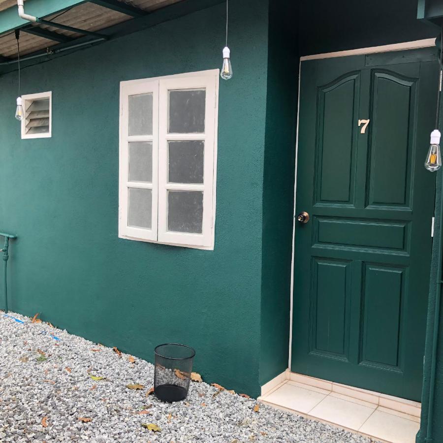 Rumah Tepi Istana Kuala Terengganu Exteriör bild